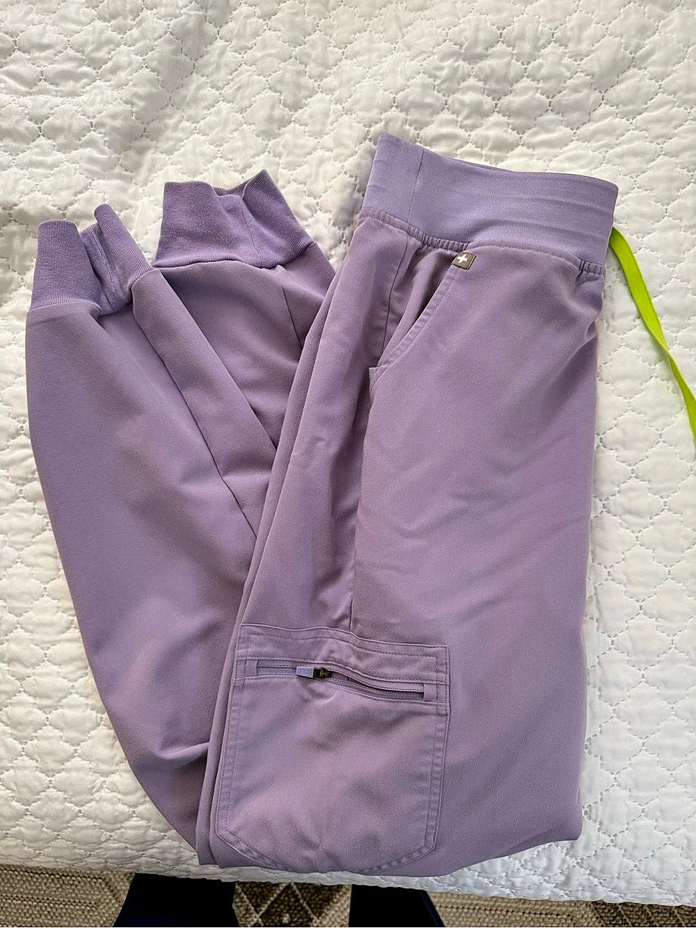 FIGS Lavender High-Waisted Jogger Scrub Pants – Medium Tall